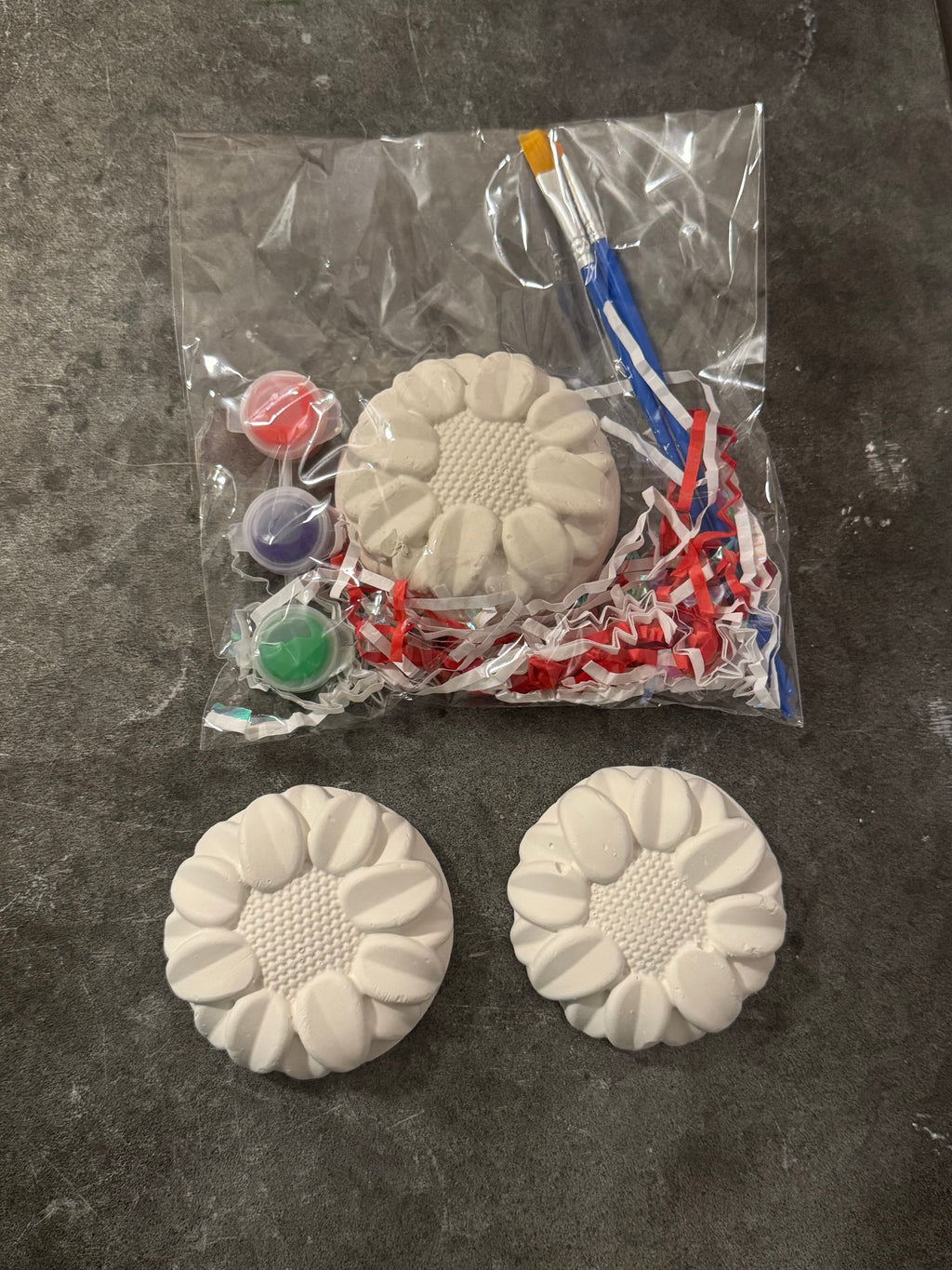 Plaster figures kit